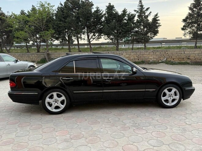 Mercedes E 240 2001, 205,760 km - 2.4 l - Sumqayıt
