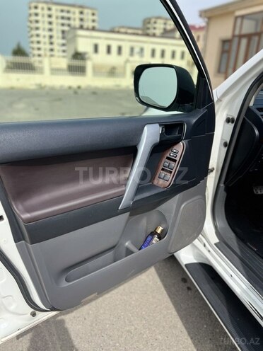 Toyota Land Cruiser Prado 2010, 224,700 km - 2.7 л - Şirvan
