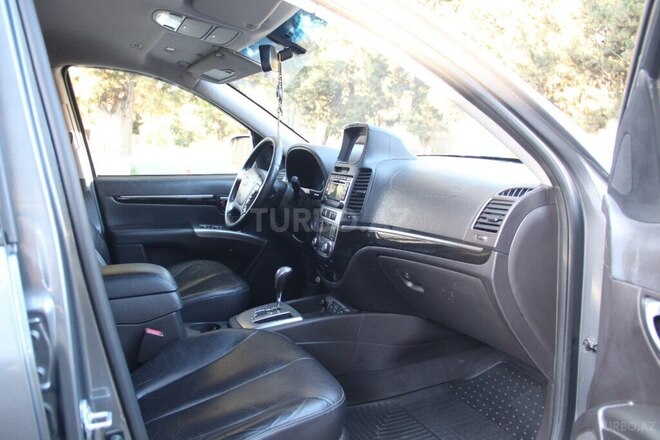 Hyundai Santa Fe 2011, 189,200 km - 2.0 l - Ucar