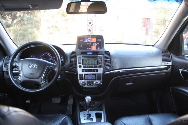 Hyundai Santa Fe 2011, 189,200 km - 2.0 l - Ucar