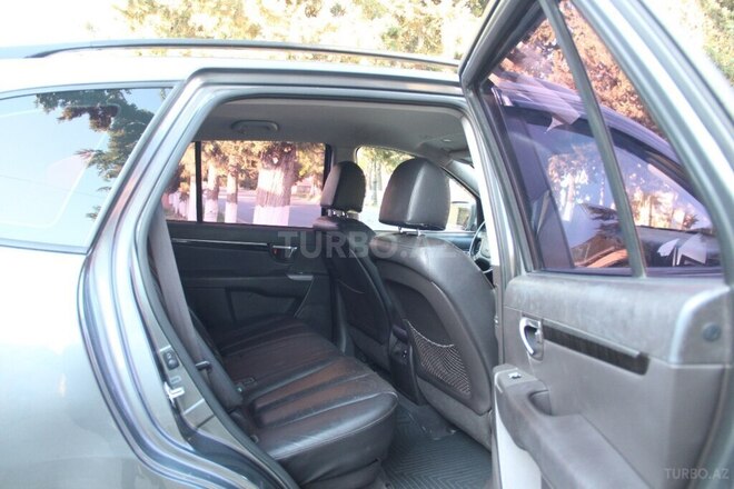 Hyundai Santa Fe 2011, 189,200 km - 2.0 l - Ucar
