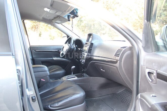 Hyundai Santa Fe 2011, 189,200 km - 2.0 l - Ucar