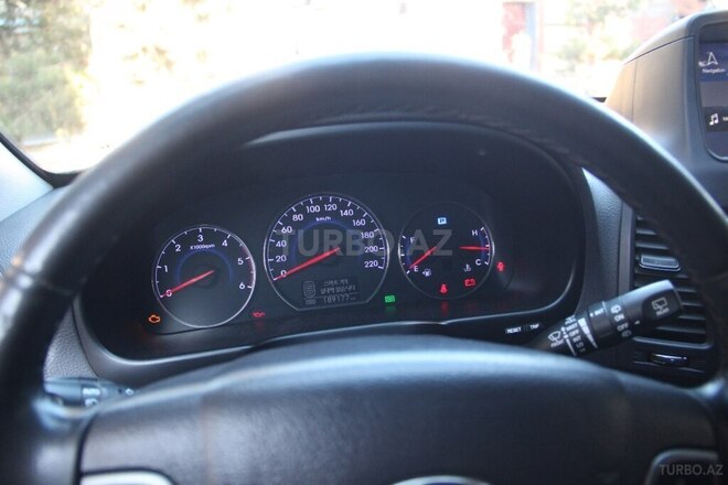 Hyundai Santa Fe 2011, 189,200 km - 2.0 l - Ucar