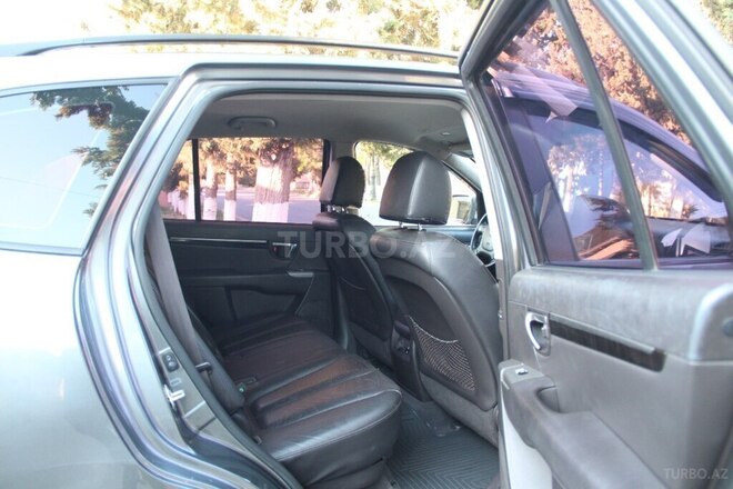 Hyundai Santa Fe 2011, 189,200 km - 2.0 l - Ucar