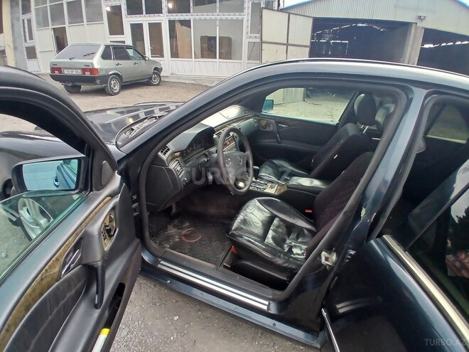Mercedes E 320 1996, 398,800 km - 3.2 l - Şəki
