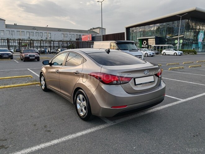 Hyundai Elantra 2015, 252,667 km - 1.8 л - Bakı
