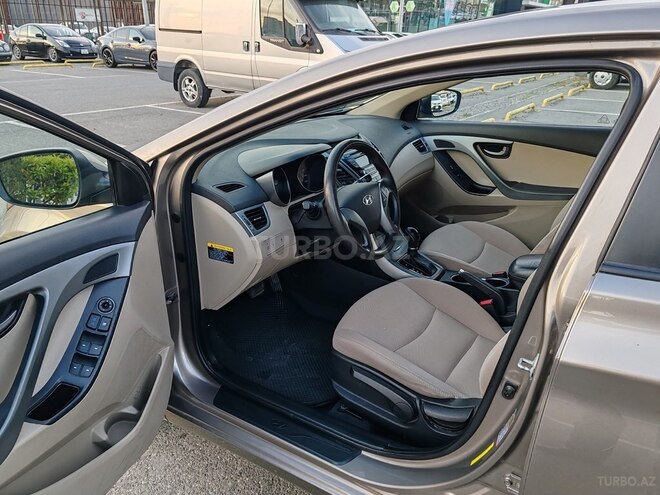 Hyundai Elantra 2015, 252,667 km - 1.8 л - Bakı