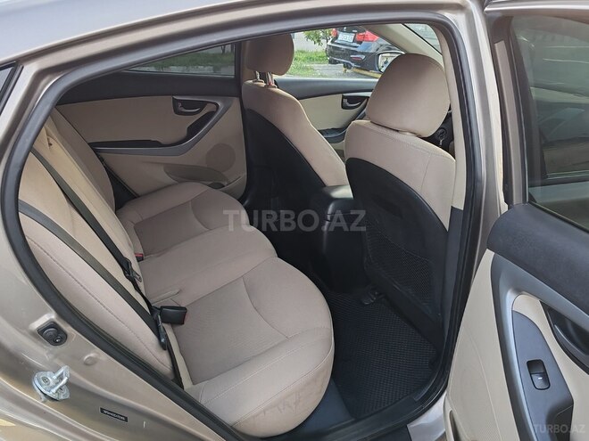 Hyundai Elantra 2015, 252,667 km - 1.8 л - Bakı