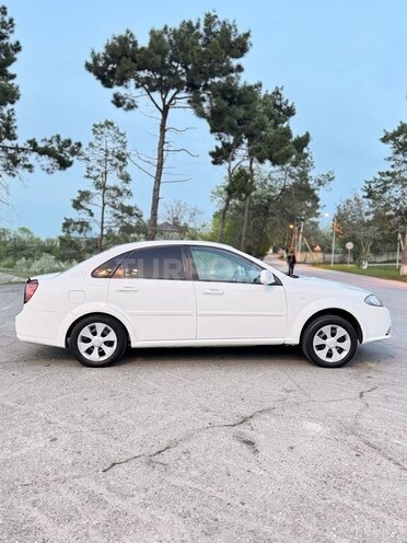 Daewoo Gentra 2014, 281,000 km - 1.5 l - Quba