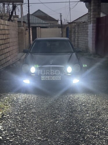 Mercedes E 270 2001, 440,000 km - 2.7 l - Ağcabədi
