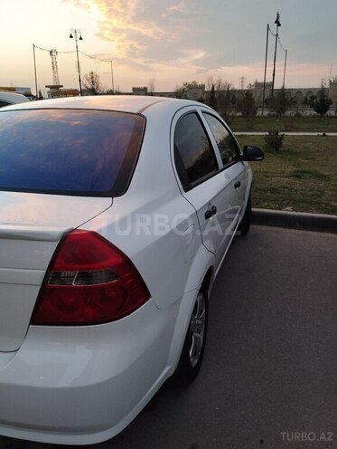 Chevrolet Aveo-12