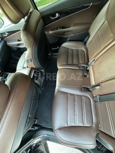 Kia Sorento-11