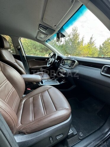 Kia Sorento-13