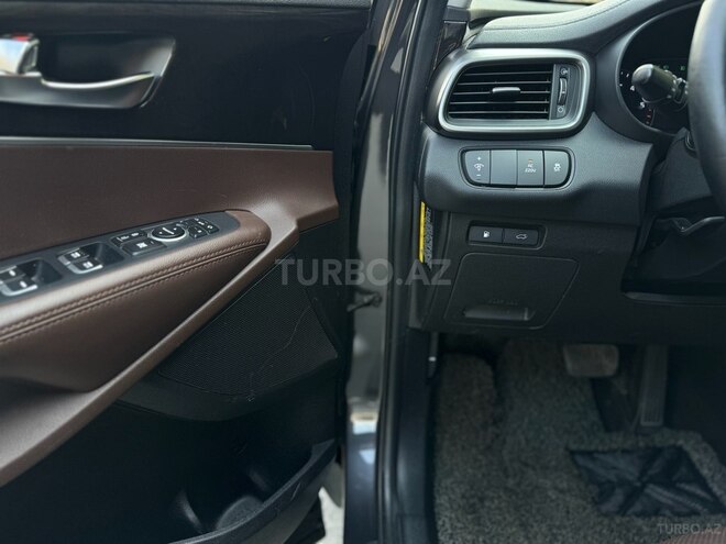 Kia Sorento-19