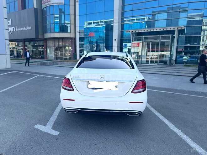 Mercedes E 220 d-5