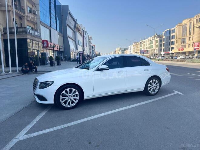 Mercedes E 220 d-4