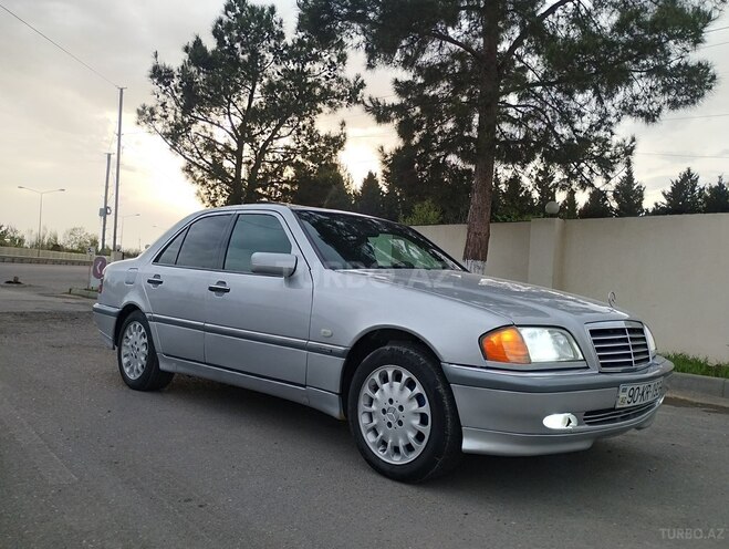 Mercedes C 240 1999, 394,000 km - 2.4 л - Yevlax