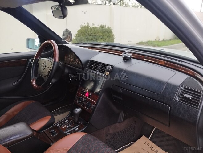 Mercedes C 240 1999, 394,000 km - 2.4 л - Yevlax