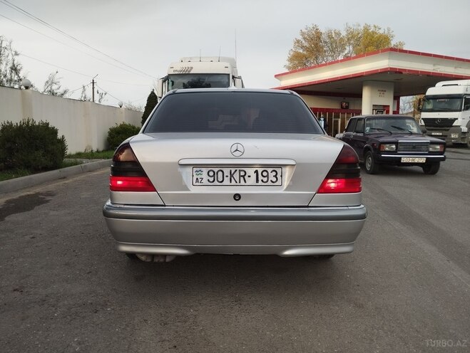 Mercedes C 240 1999, 394,000 km - 2.4 л - Yevlax