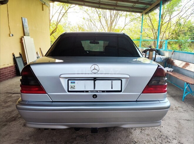 Mercedes C 220 d 2000, 306,640 km - 2.2 l - Biləsuvar