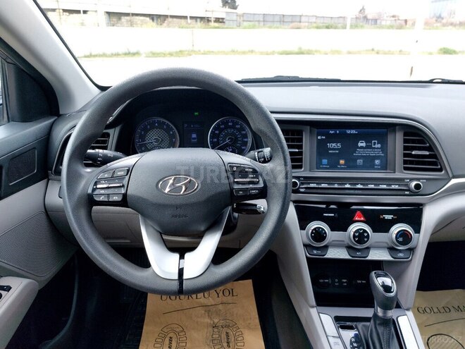 Hyundai Elantra 2018, 64,000 km - 2.0 l - Bakı
