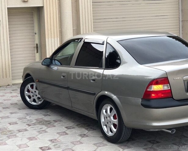 Opel Vectra 1997, 256,000 km - 1.8 l - Sumqayıt