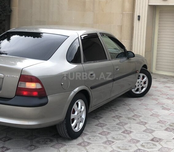 Opel Vectra 1997, 256,000 km - 1.8 l - Sumqayıt