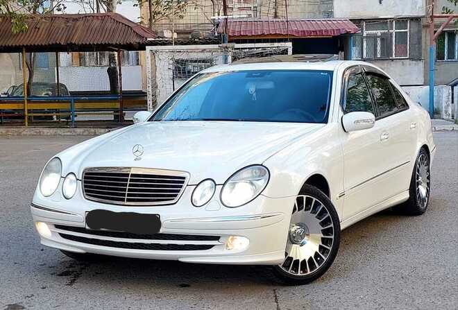 Mercedes E 320 2003, 250,000 km - 3.2 l - Bakı
