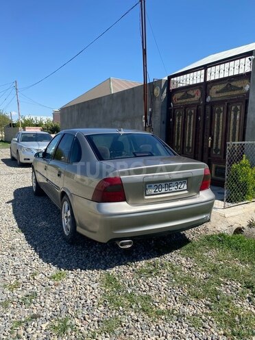 Opel Vectra 1997, 380,000 km - 2.0 l - Gəncə
