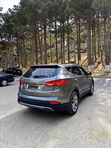 Hyundai Santa Fe-5