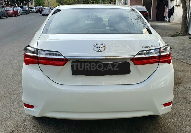 Toyota Corolla 2018, 133,000 km - 1.6 l - Bakı