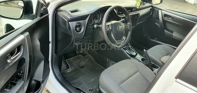 Toyota Corolla 2018, 133,000 km - 1.6 l - Bakı