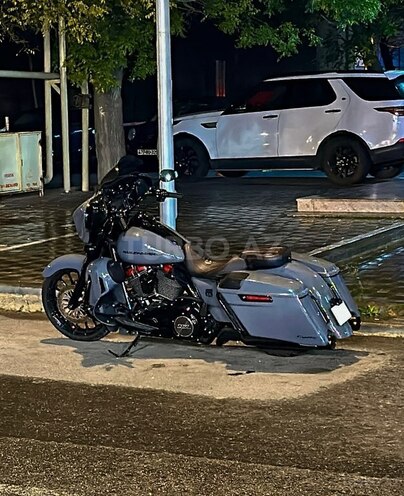 Harley-Davidson CVO Convertible-7