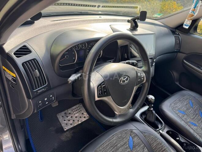 Hyundai i30 2008, 296,000 km - 2.0 l - Şəki