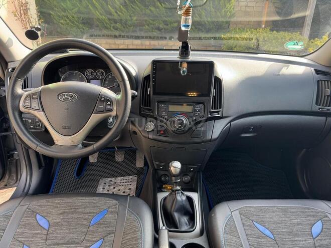 Hyundai i30 2008, 296,000 km - 2.0 l - Şəki