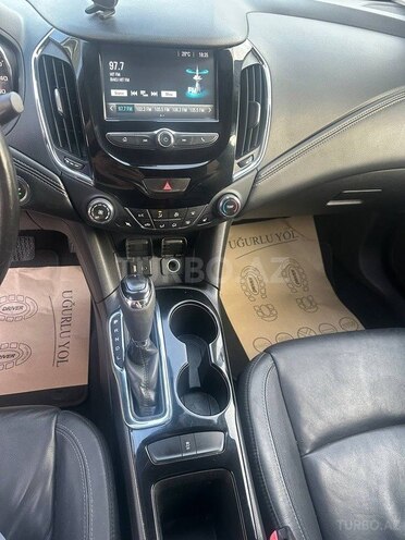 Chevrolet Cruze-12