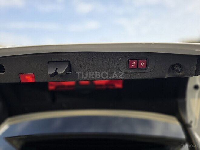 Mercedes E 220 d 2015, 181,440 km - 2.2 l - Bakı