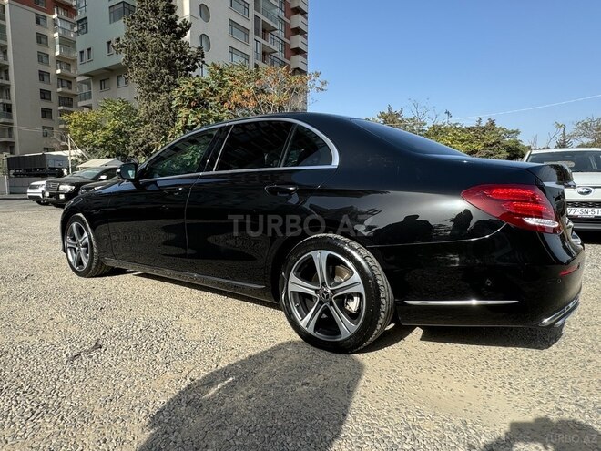 Mercedes E 200 d-4