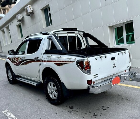 Mitsubishi L200 2011, 224,000 km - 2.5 l - Bakı
