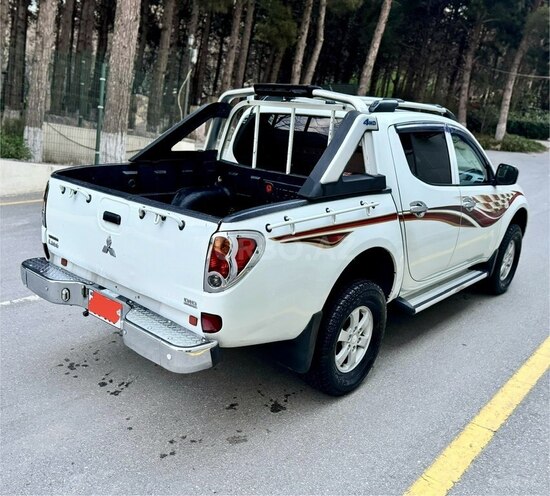 Mitsubishi L200 2011, 224,000 km - 2.5 l - Bakı