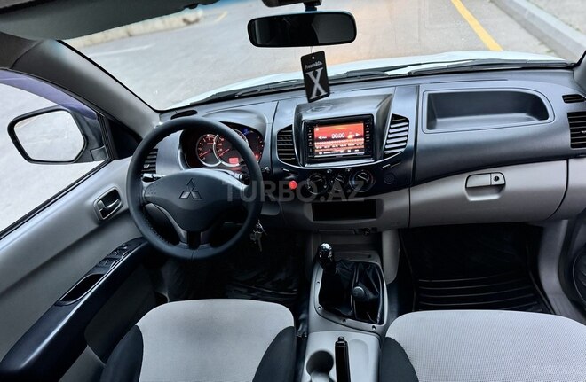 Mitsubishi L200 2011, 224,000 km - 2.5 l - Bakı