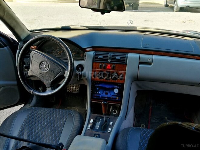 Mercedes E 230 1996, 385,000 km - 2.3 l - Bakı