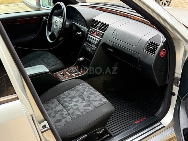 Mercedes C 220 d 1999, 216,000 km - 2.2 l - Gəncə