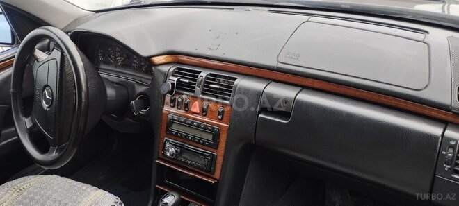 Mercedes E 220 d 1999, 623,587 km - 2.2 л - Saatlı