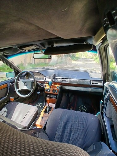 Mercedes E 200 d 1991, 300,000 km - 2.0 l - Bakı