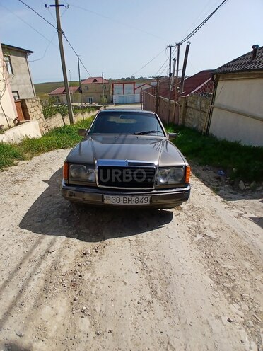 Mercedes E 200 d 1991, 300,000 km - 2.0 l - Bakı