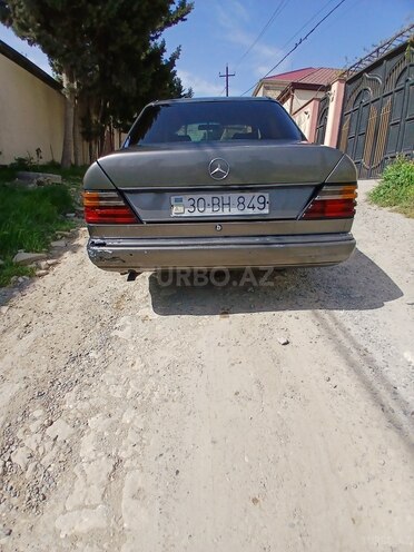 Mercedes E 200 d 1991, 300,000 km - 2.0 l - Bakı