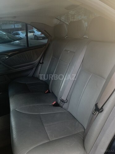 Mercedes E 270 2001, 310,000 km - 2.7 l - Bakı