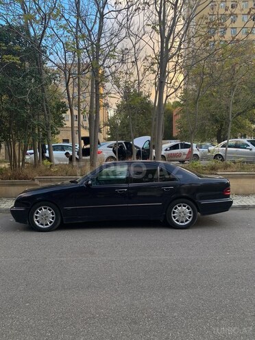 Mercedes E 270 2001, 310,000 km - 2.7 l - Bakı