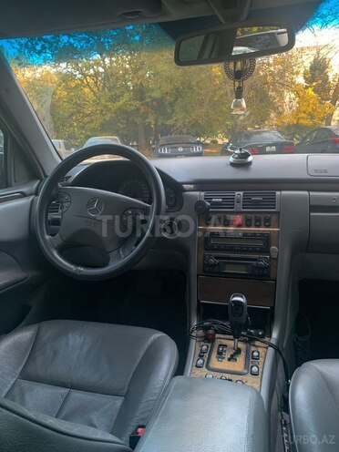Mercedes E 270 2001, 310,000 km - 2.7 l - Bakı